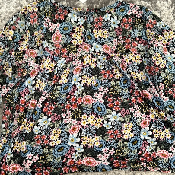 BRAND NEW - LOFT - Women’s Blouse - Medium - Picture 4 of 6